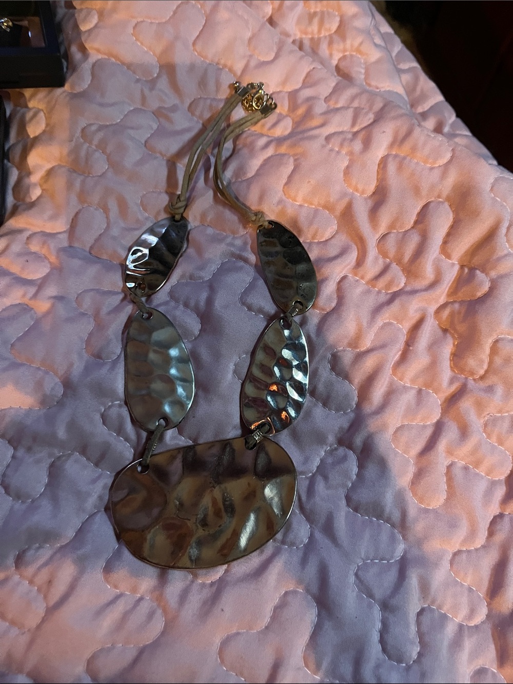 Hammered Metal Statement Necklace in Shiny Silver